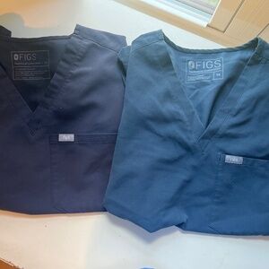 2 pack!! Catarina Fig Tops in very good used condition!!